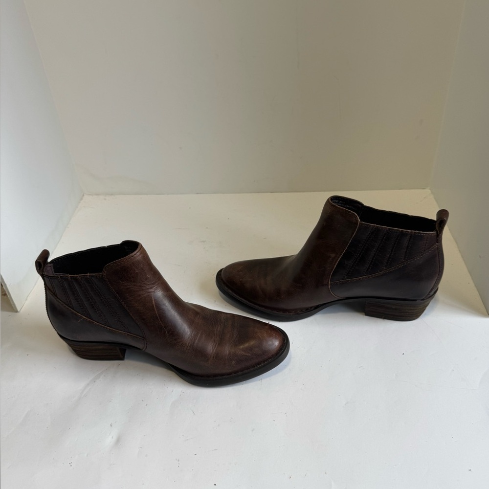 Born Beebe Boots Pull On Booties Brown Leather Ankle Gore Womens. Size 7.5M - Picture 7 of 11